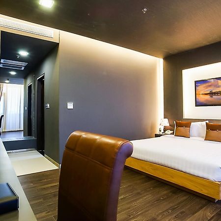 Tryp By Wyndham Yangon Hotel Kültér fotó