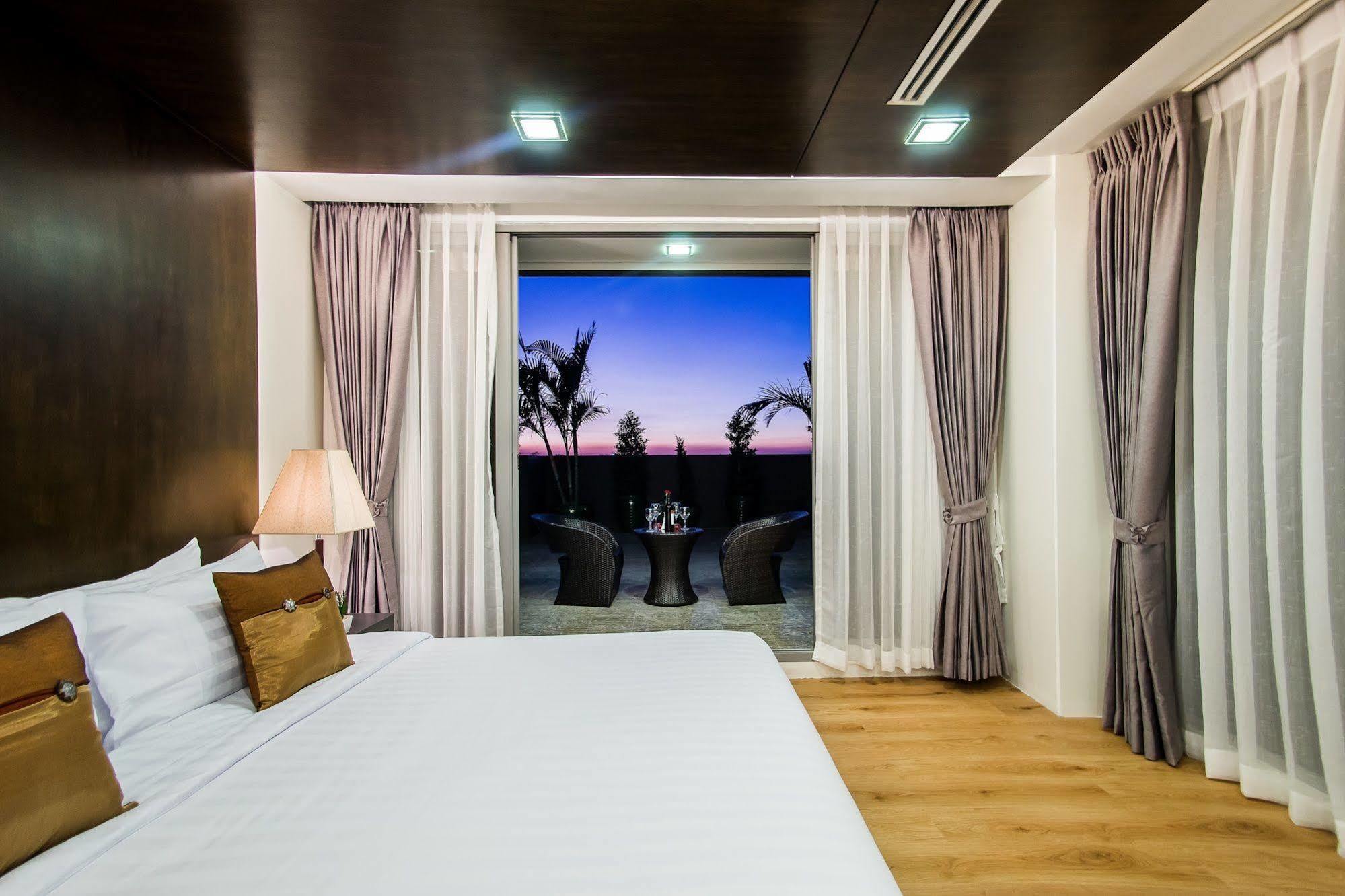 Tryp By Wyndham Yangon Hotel Kültér fotó